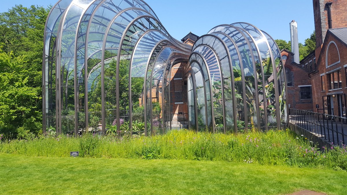 RestaurantBCoT's tweet photo. The students have been enjoying the afternoon at @homeofbombay learning some tricks for our Gin Evening tomorrow here at The Restaurant at BCoT #therestaurantatbcot #ginknowledge https://t.co/gXcXFNnwFB
