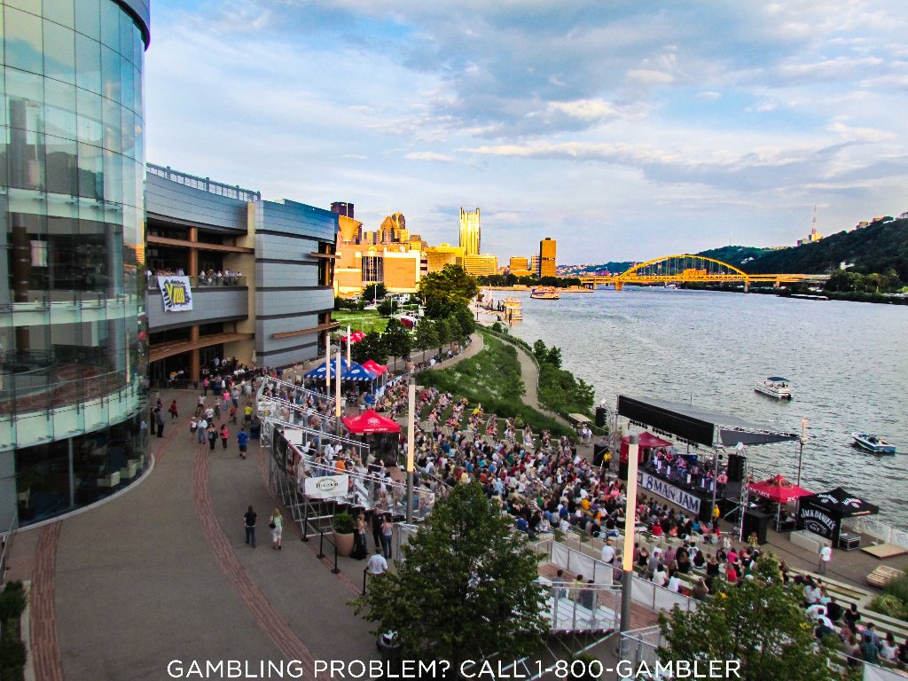 WinBigRivers's tweet photo. Want a chance to attend @Y108Pittsburgh's 8 Man Jam tomorrow? Tweet #Win8ManJam for your chance to win! We will be selecting 10 random winners. Good luck! https://t.co/txwkr3hiBC