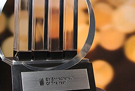 Highspot's tweet photo. EY announced that @RobertWahbe of @Highspot is a finalist for the Entrepreneur Of The Year® 2018 Award in the Pacific Northwest! 🏆 https://t.co/d5EbzPSl5R #salesenablement #seattle #b2b #winwithhighspot https://t.co/aAD8VLuEMb