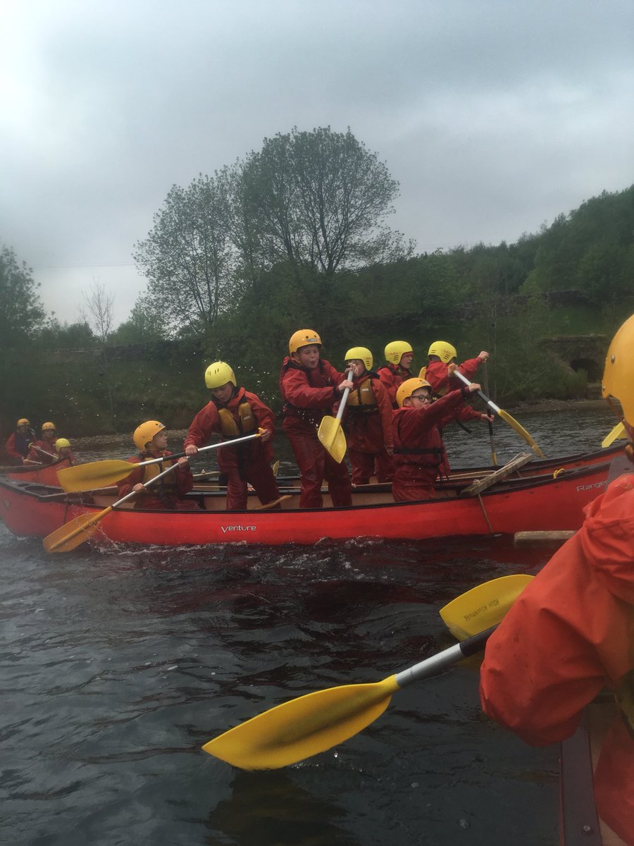 MrsPetchY6's tweet photo. Groups C and D (aka the Pirates of Ponden) canoeing πΆ and battling for treasure! #BoothferrydoesHighAdventure2018 #manoverboard #headsshoulderskneesandjumps @MrsEmmerson @BoothferryPS @BPS_Gowthorpe @MrCapewell77 @HAOEC https://t.co/1fWdsqTHNm