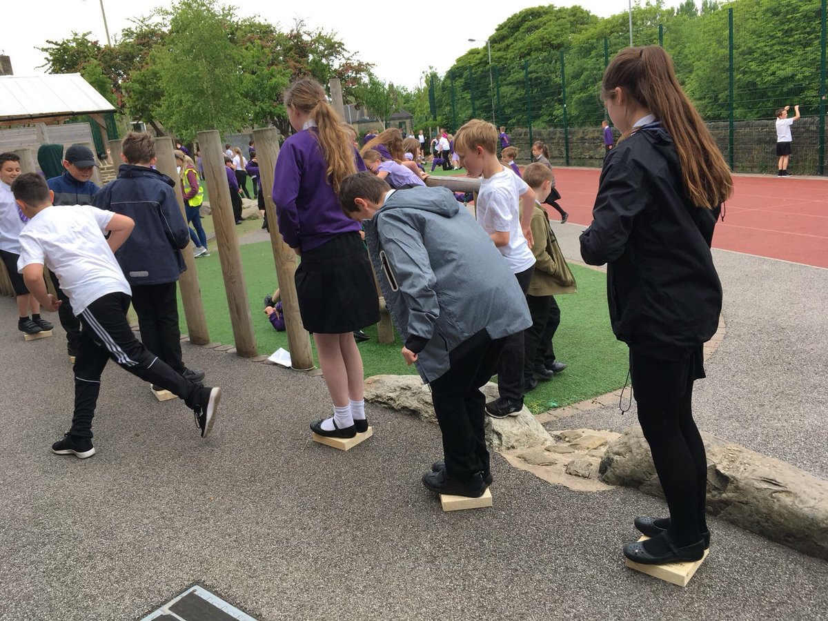 ThackleyPrimary's tweet photo. Problem solving and team building with year 6 this lunchtime #TeamBuilding #FunAtLunchtime https://t.co/D5aRId1DTI