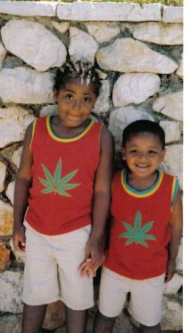 pezzdawgg's tweet photo. Bud vest #2k09 #420 @_kaiekerr https://t.co/JqAfoZy5Ns
