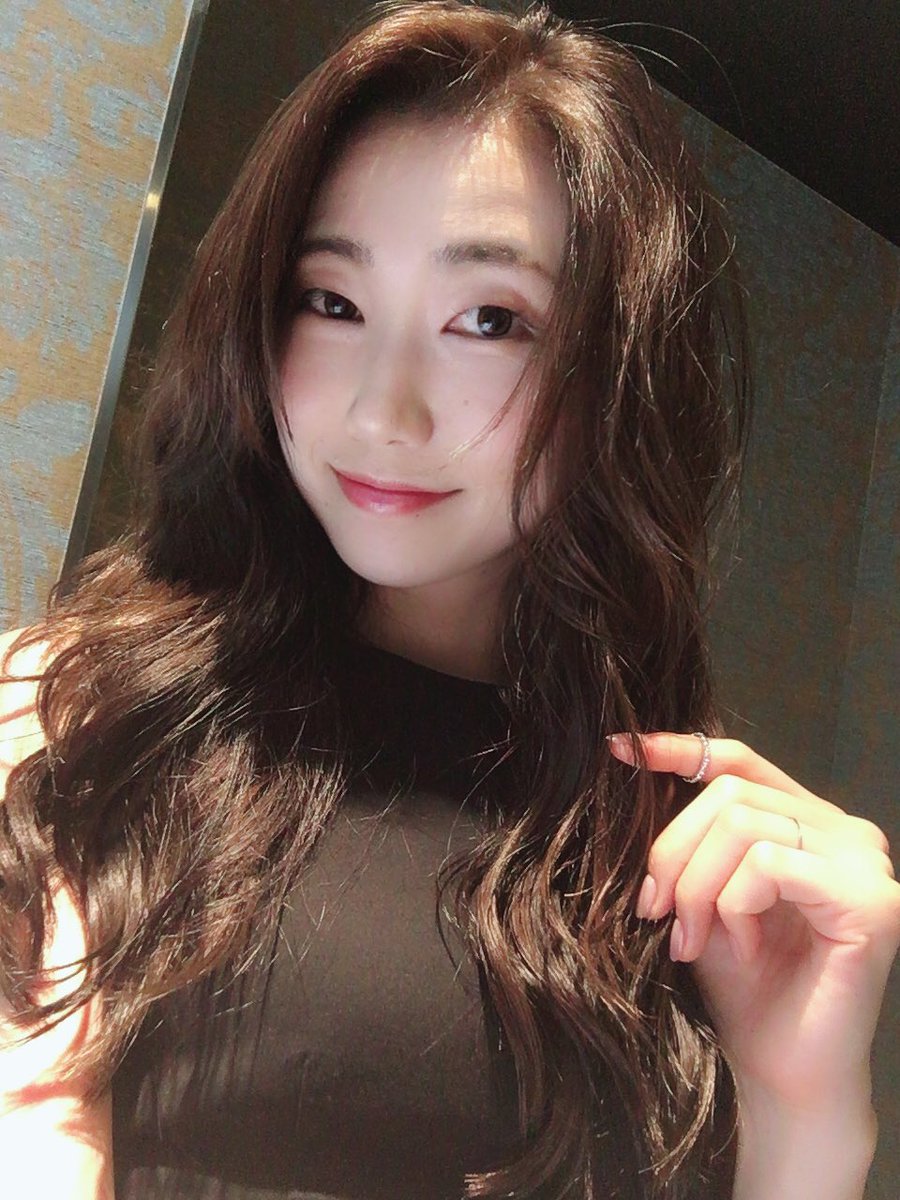 MIHARU_1024's tweet image. k-two 青山 でヘアメンテ ✂︎ ✂︎

サロンで素敵なスタイリングに仕上げてもらえた日はやっぱりテンションあがる〜😙💕

#Aujua のトリートメントでツルツル〜んっ💕💕

#ktwo #ktwoaoyama