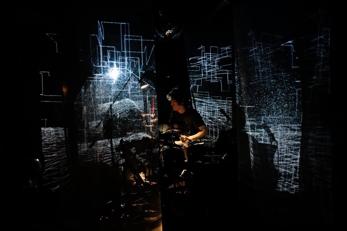 Takashi_Mori_'s tweet image. Takashi Mori ソロ公演  @metro_kyoto 無事終了いたしました！お越しいただいた皆様、本当にありがとうございました！ facebook.com/events/3456871… #druminism @sascacci   #webmidi #midi #webaudio #threejs #MASCHINE #TM6PRO #RC505