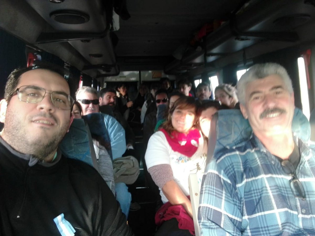 SUTEBAProvincia's tweet photo. #23M A 30 años de la Marcha Blanca, lxs compañerxs ya están en camino en esta Segunda #MarchaFederalEducativa con toda la energía para pedir #ParitariaNacionalDocente y defender la Educación Pública https://t.co/mwQMCghTmP