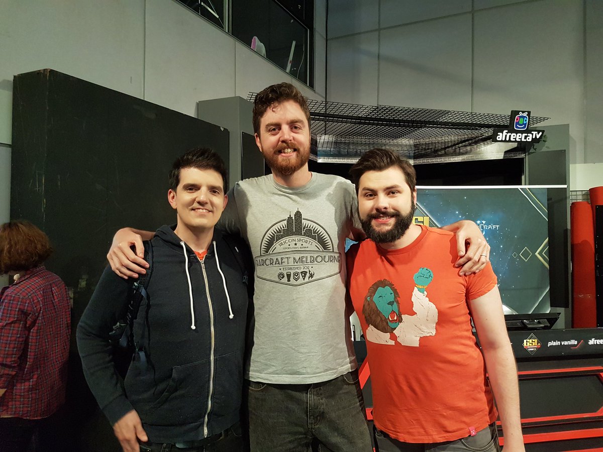 BemusedRat's tweet photo. Thanks for taking the time for a photo guys.  Love your work! @CallMeTasteless @Artosis #GSL https://t.co/e36QDo6yy5