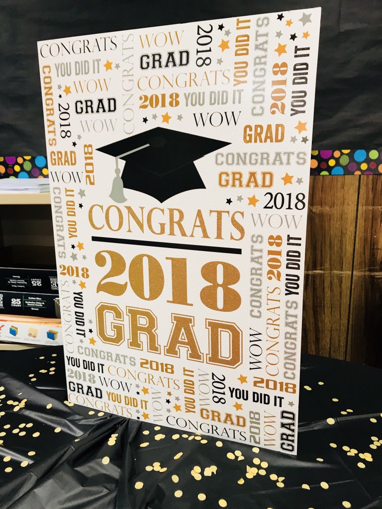 hapyeaster's tweet photo. When you’re a ROCKSTAR teacher, your 8th graders leave feeling like CELEBRITIES!! @JMSBrave @KristenThib @mbikpartin @LizBrents https://t.co/kPiTUiIcsC