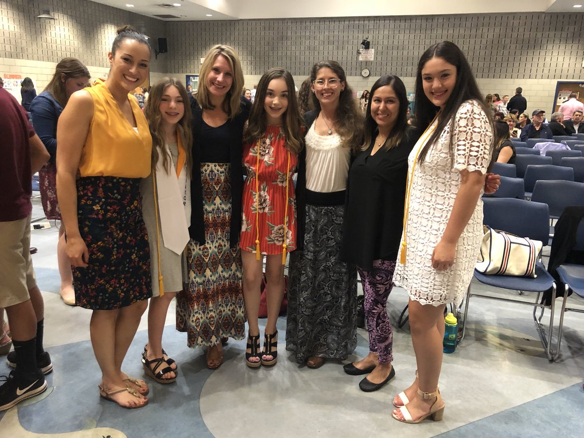 TerryRenna7's tweet photo. So proud of these 8th grade students for placing in the top 15 of their graduating class!! You all have bright futures ahead of you. Congratulations! 🎉🎓🏅📚@EMorichesMS @EastMorichesSD @EMenvironmental @emoNJHS #EMOtop15 #EMOtop5 #ranked5th https://t.co/DMqrmzlubL
