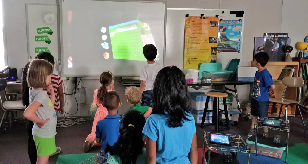 KyleHamstra's tweet photo. When we use twitter to #ArchiveShareTell, kinders can see yesterday's examples of first graders creating #Kilauea's laze (steam from lava flowing into Pacific Ocean) on @MergeVR's Dig! app before they make their own. #sciKE11 #sciKP11 #sci1E21 #ARVRinEDU #ddestem #Hashtag180 https://t.co/m1pigkxGJi
