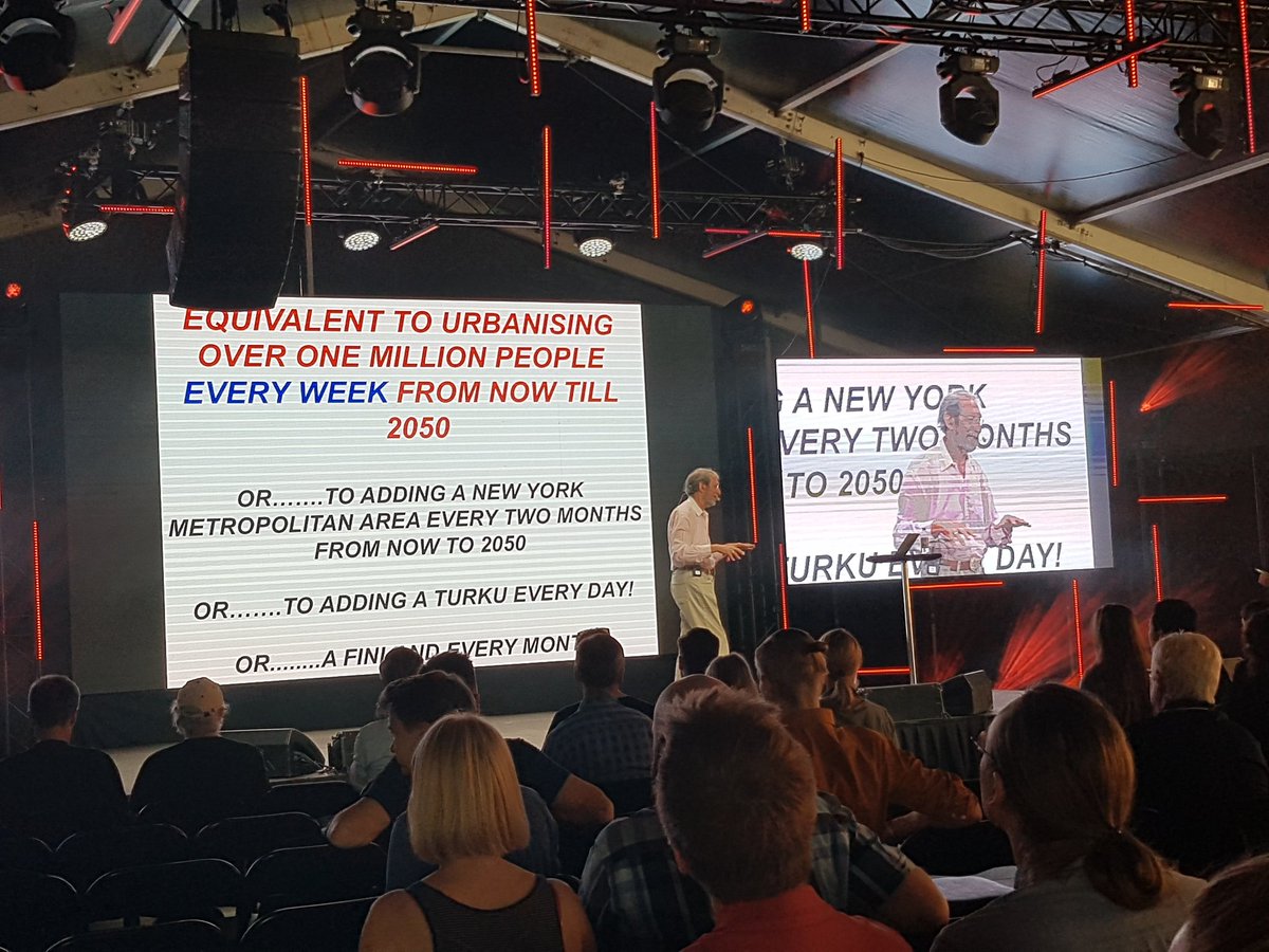 JRaisamo's tweet photo. Geoffrey West from @sfiscience  shared today his views on life, cities, and magical number 4. "Cities are vacuum cleaners that sucks up the smart people..." 🤔
#shift2018 @HuoletiApp https://t.co/DhaaHtcSXe
