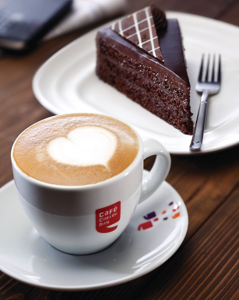 CCDNepal's tweet photo. Now this combo is certainly made in heaven... 😍
.
.
.
.

#CCDNepal #CafeCoffeeDayNepal #Coffee #Cake #Kathmandu https://t.co/RYCO6Tcs2F