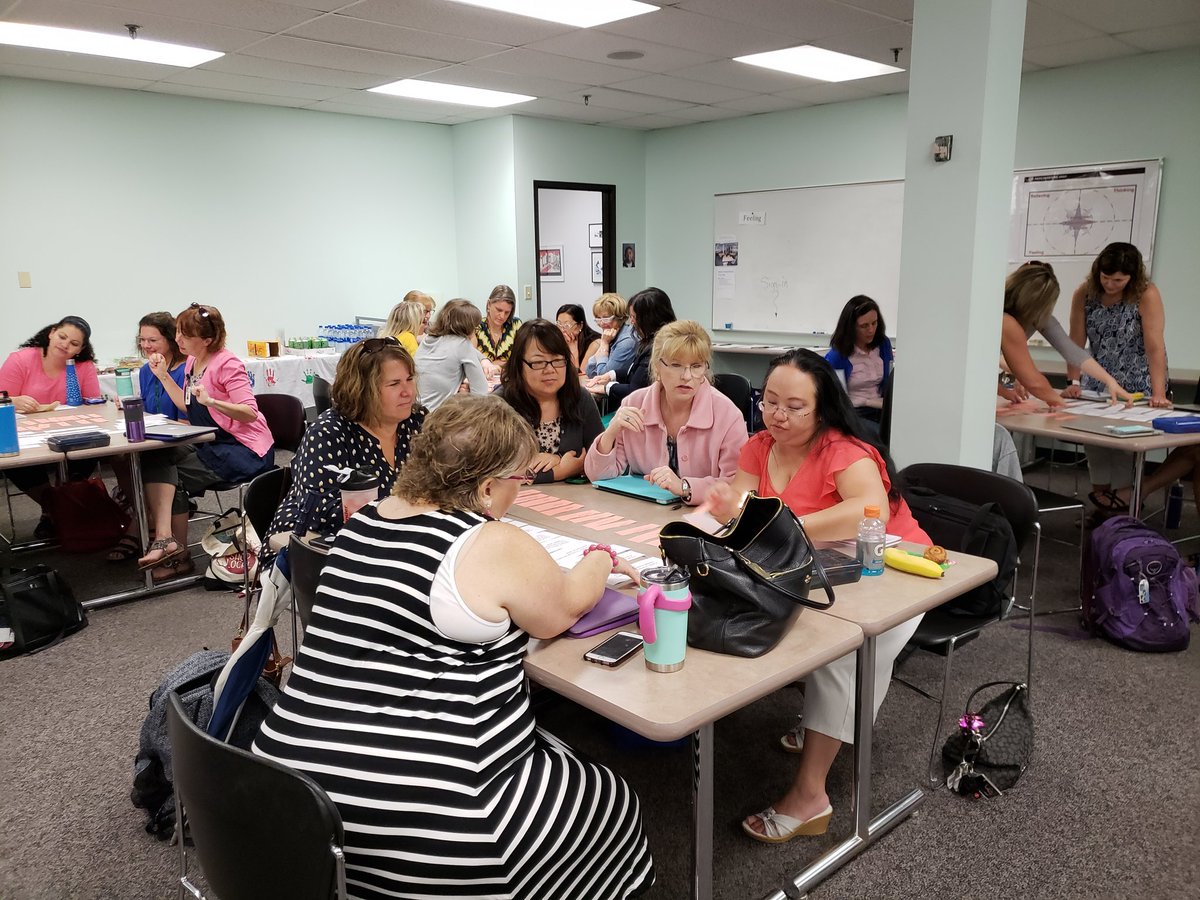 SPPSBraithwaite's tweet photo. #sppsliteracy Elementary literacy coaches and leads doing an old fashioned matching game of phonics terms. Great energy!! https://t.co/Ozg9xGxSNd