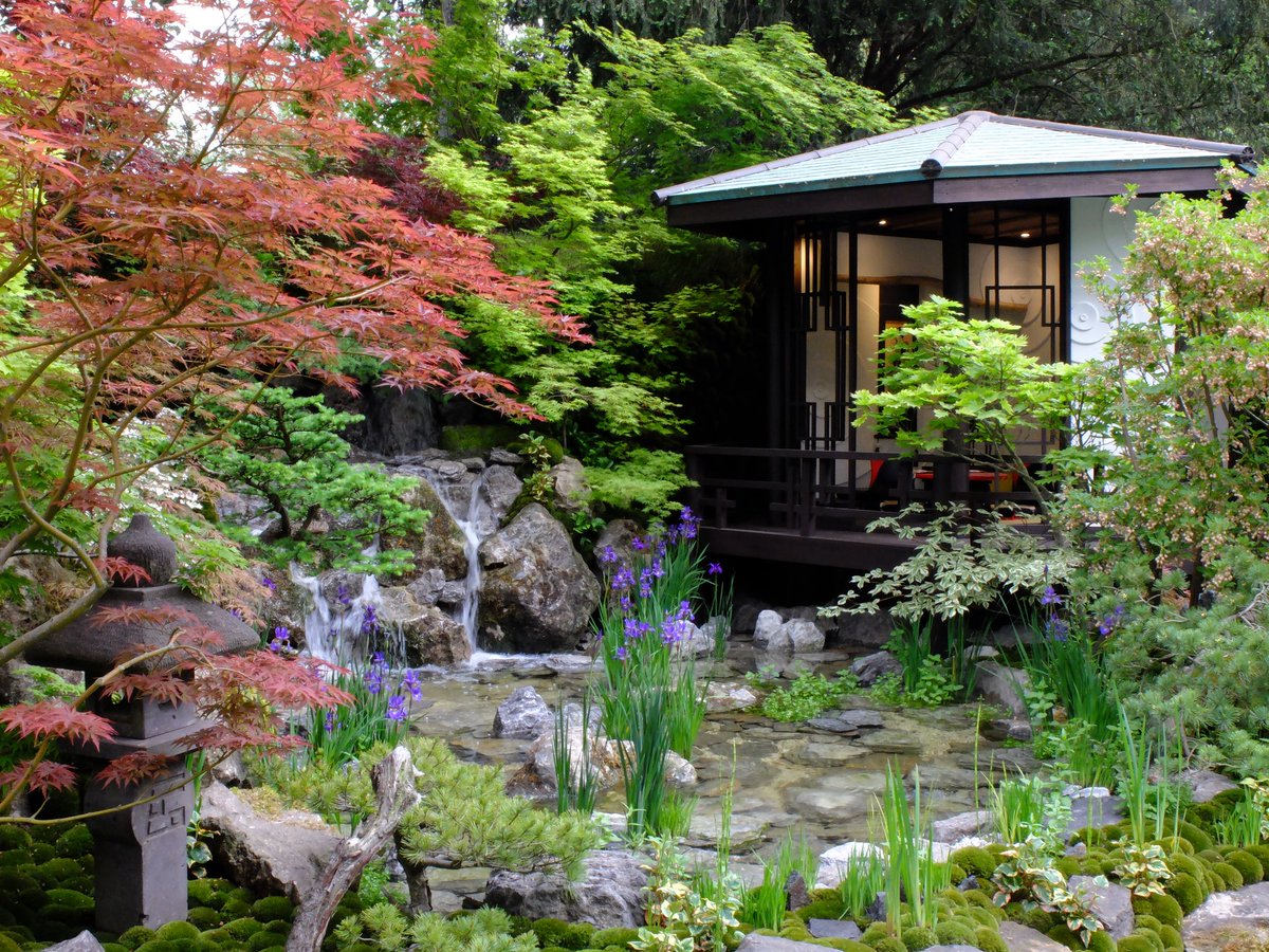 Robert Ward Definitely The Highlight Of Rhschelsea18 Japan Design Legend Ishihara On Super Form With O Mo Te Na Shi No Niwa Japanesegarden おもてなしの庭 日本庭園 お庭 T Co Mjqh46fj7p