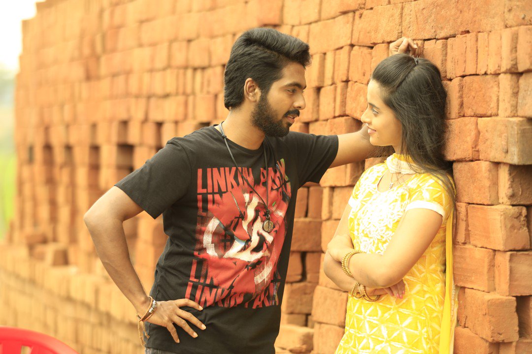 filmistreet's tweet photo. #SEMAIn2Days - Brand new colorful stills from #Sema https://t.co/IxfyHXri2X @lingabhairav @pasangaprodns @pandiraj_dir @Rockfortent @gvprakash @ArthanaBinu @valliganthan @DoneChannel1 @jana_nathan @rvjravi https://t.co/Gf0h4UxK9k