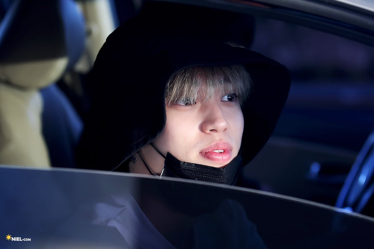 180523 인천공항 홍콩 입국 #틴탑 #니엘 ❤ #서울밤 (<a href="/TEEN_TOP/">틴탑(TEEN TOP)</a>)  우리니엘이 아침부터 이렇게 예뻤구나 ㅠㅠㅠ 뒤늦게 앓앓....