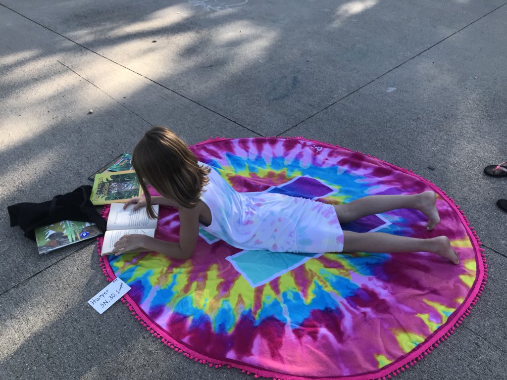 OUES1stGrade's tweet photo. End of the year reading fun! @OUES1stGrade @oldunionES https://t.co/0dpfYh4wcB