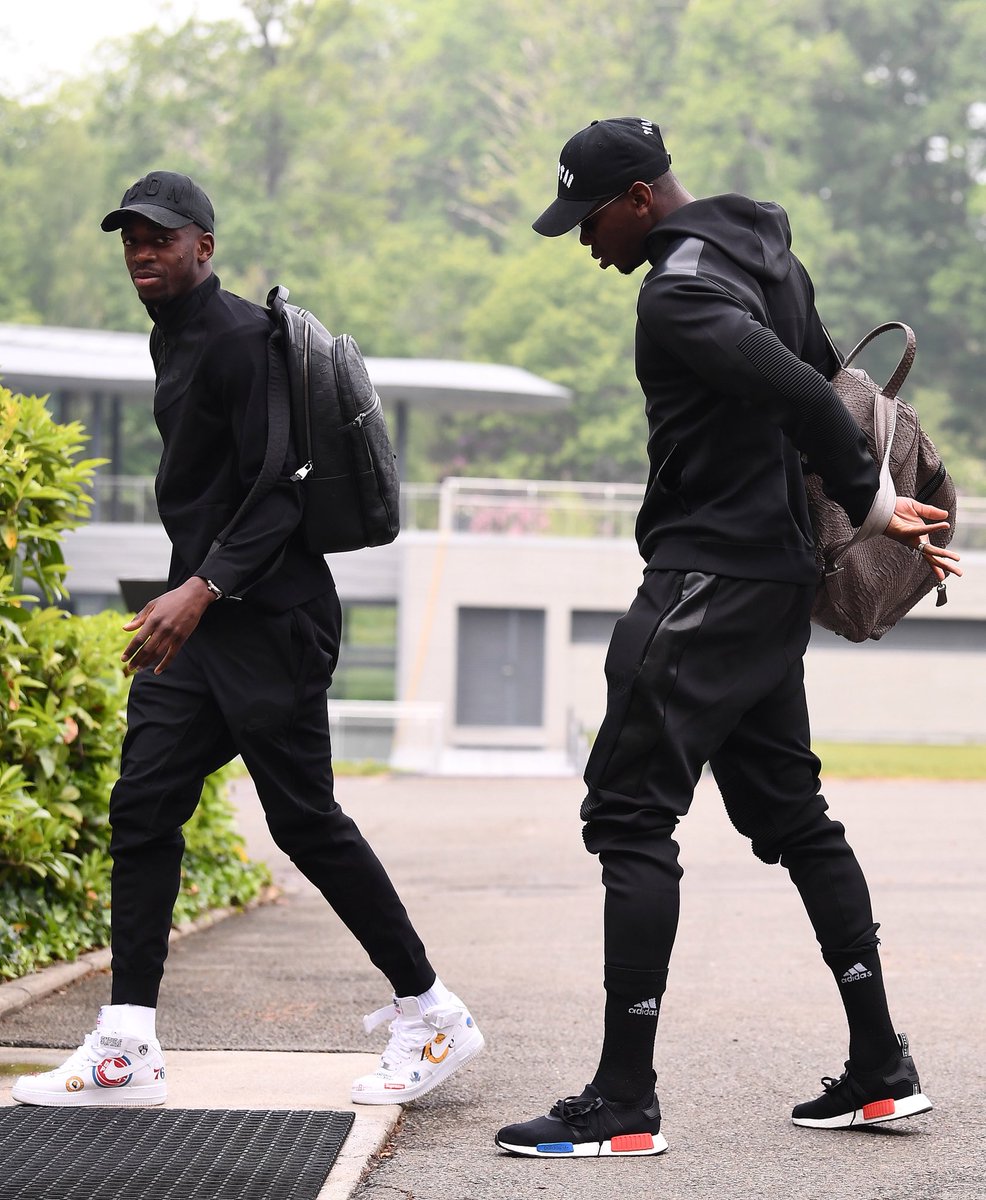 De andere dag gas Klap B/R Kicks on Twitter: ".@Dembouz arrives for World Cup training camp wearing  the Supreme Nike Air Force 1. @paulpogba wearing the adidas NMD R1 OG.  https://t.co/CVBZh7OEW5" / Twitter