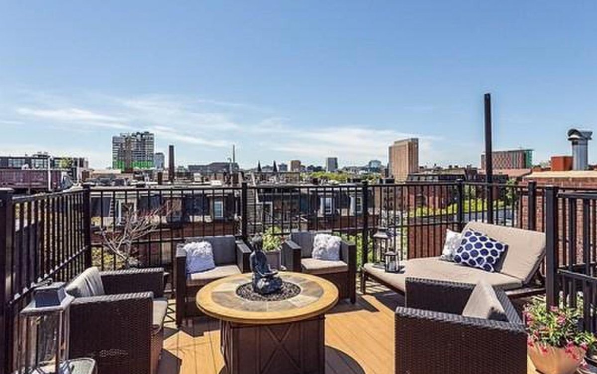warrenre's tweet image. 5 Roof Decks You Could Imagine Yourself On This Summer (and On the Market Now!) buff.ly/2s0b84F