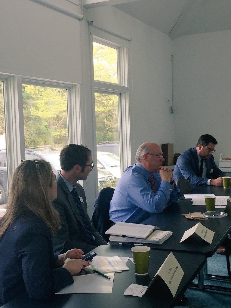 RI_InfraBank's tweet photo. #1WeekAgo we gathered with Westerly business leaders at the Ocean Community Chamber of Commerce #Roundtable to discuss the town's infrastructure needs. #InfrastructureWeek2018 #TimetoBuild https://t.co/4j1ZFF8lo1