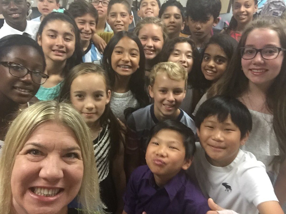 ChristyHuse's tweet photo. We are ready for 5th grade graduation #twehowl #chattyclass https://t.co/NtCwaVN1hB