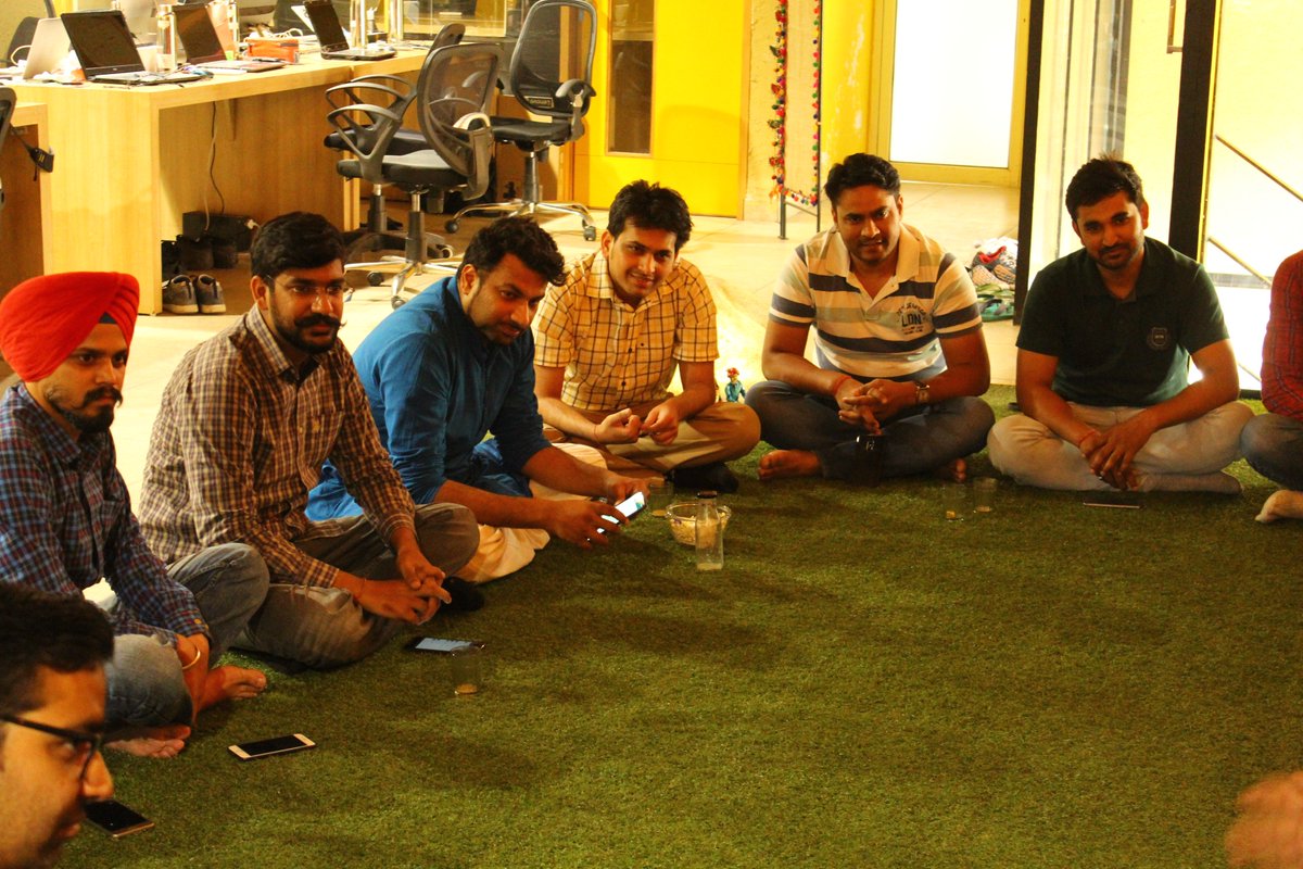 wottaworkspace's tweet image. Another meetup at Wotta 👍
We shared, we connected, we laughed 🙌
.
.
.
Thankyou #wottapeople for speaking your hearts out 🤗 love you all.
#introductorymeetup #wottacommunity #communitycoworking #wottaworkspace #meetup