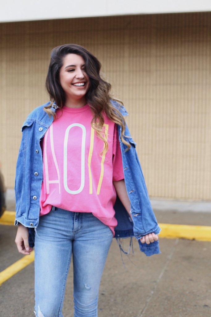 Do humpdays in the summer really even matter?? #lovethelab 
.
.
.
#aopi #alphaomicronpi #aocutiepi #srat #sorority #customdesign #custom