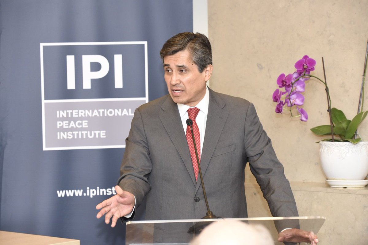 Ambassador Juan José Gómez Camacho, Permanent Representative of Mexico to the UN, speaks from a podium at an IPI event
