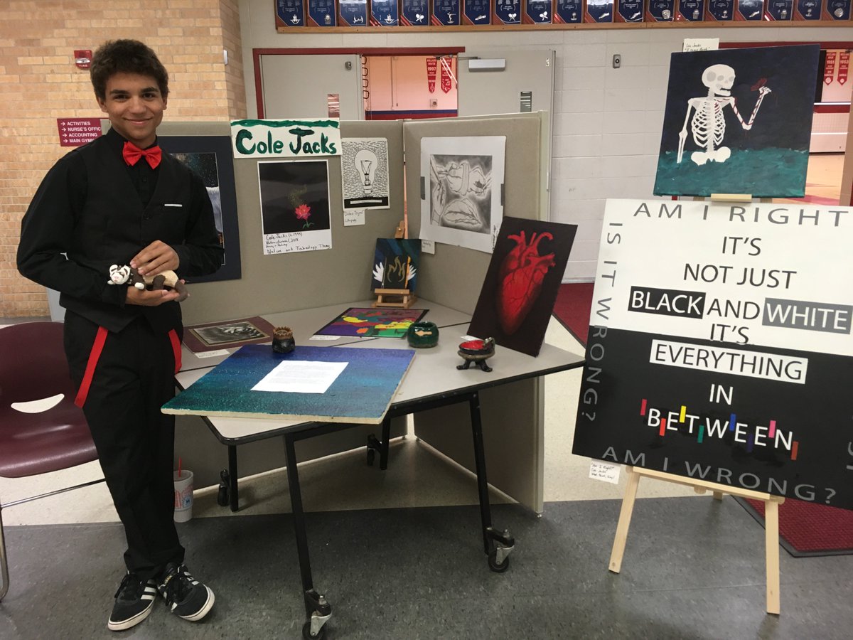 Patriot_Art's tweet photo. The 2018 Senior Art Show was a huge success! Please enjoy the work of our talented and amazing artists! Please congratulate Trinity as our artist of the year! #MSHSActivities @MPS2Ed @MPSArts #TPW #Proud2bMPS https://t.co/cPwJIvPkUj