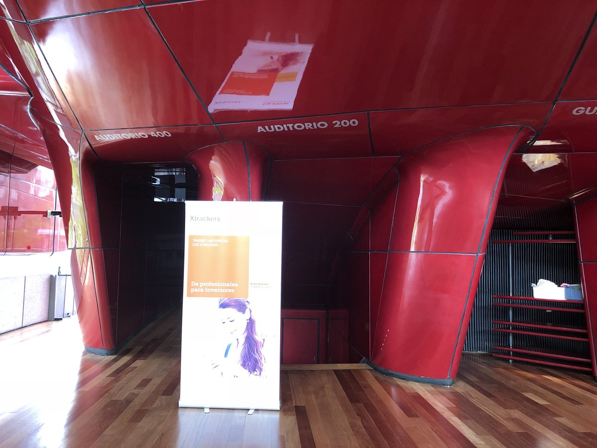 ebolinches's tweet photo. Todo “casi” preparado para el #TraderLab de @Bankinter de esta tarde. Pueden seguirlo online desde https://t.co/BmAvuJARlz https://t.co/CqyLSu9SLx