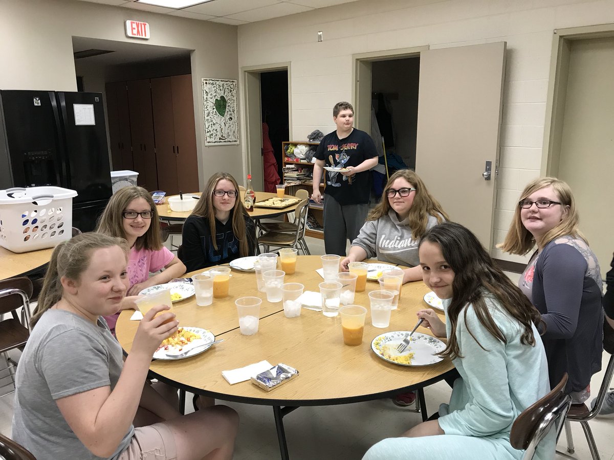 BloomfieldFACS's tweet photo. Final lab in 7th grade FACS - breakfast buffet with every group contributing a different piece! Eggs, smoothies, and our favorite lab of the 9 weeks, cinnamon rolls! https://t.co/y6rfku1f6G