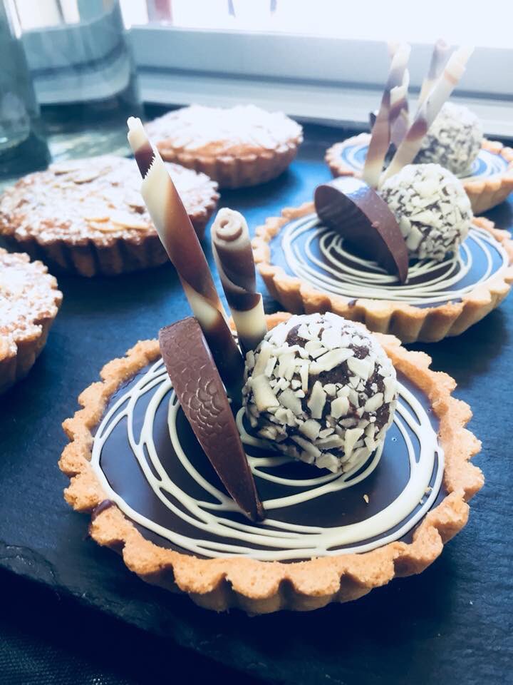 CoolRiverCafe1's tweet photo. H U M P  D A Y //

We’re half way through the week which means we are close to the bank holiday weekend!

Come get your midweek treats!
☀️ https://t.co/DT7L0VeXbq