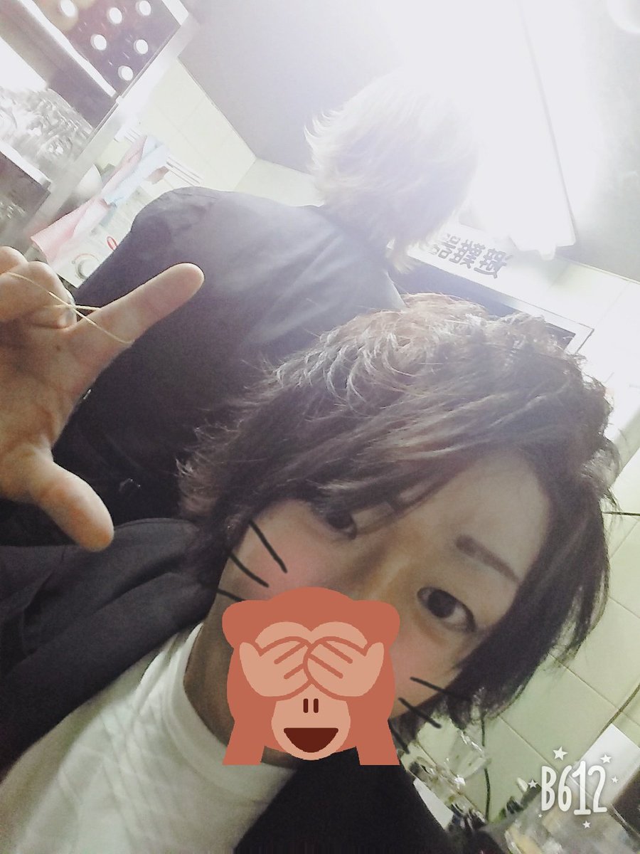 DAIYA071411's tweet photo. 水曜日のユニバース！
雨が降ってますが店内は晴天レベル
バシッと活動中＼(^^)／
今日は如月悠さんとパシャリンコ🎵
男は背中で語るんやで！( ・∇・) https://t.co/SHe0hN12ol
