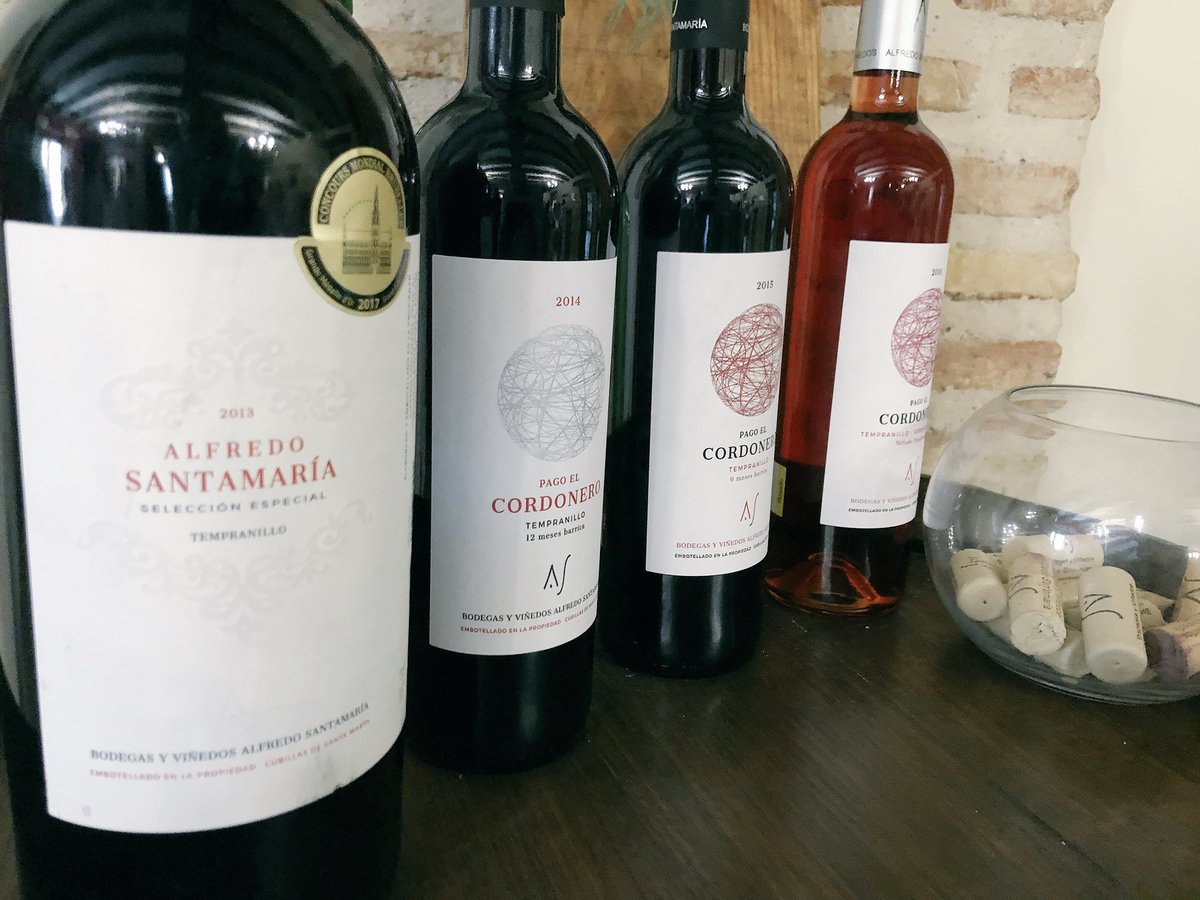 turvalladolid's tweet photo. Y como no... en el #TrenDelVino se disfruta de un exquisito lechazo #ValladolidEsVino @PagodeTrascasas @RutaVinoCigales @Dip_Va @Renfe https://t.co/MZRDDexAcX