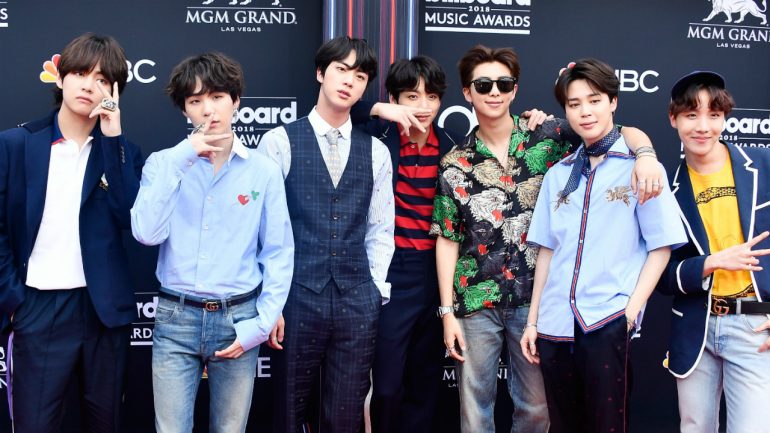 Anneyee_0427's tweet photo. "fake love" is the lit, yes love is not perfect as it seems ❤️❤️
#BTS 
#BTS_BBMAs 
#FakeLove 
#btstear 
#taehyungarmylovesyou 
#JUNGKOOK 
#JIN 
#RM 
#SUGA 
#KIMTAEHYUNG 
#ParkJimin 
#JIMIN 
#TEAR 
#beyondthescene 
#JHOPE https://t.co/2IbfNPOUsV
