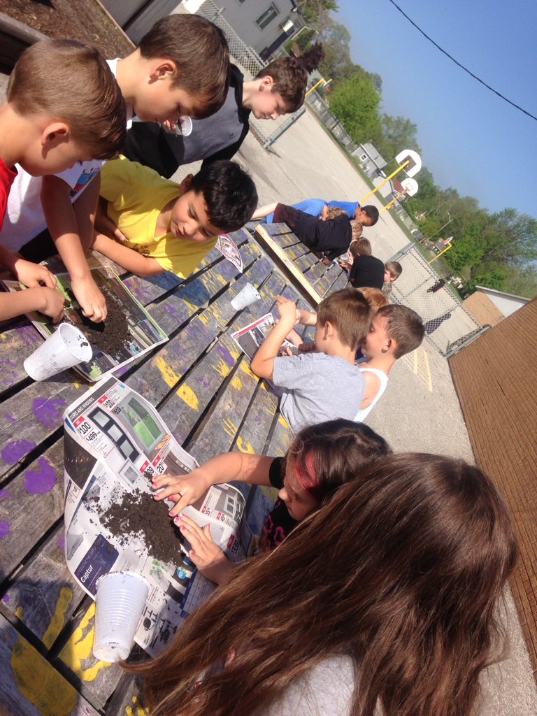 cobrasLS's tweet photo. Studying soil organic and non-organic in our garden and yard @accesscounty https://t.co/Wlk2KBrW3E
