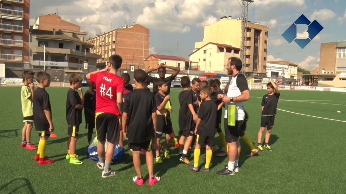 BalaguerTV's tweet photo. VÍDEO▶ L’escola del @CF_Balaguer celebra una jornada de portes obertes
https://t.co/QGDPkEd0HL https://t.co/vgH1fuJhCA