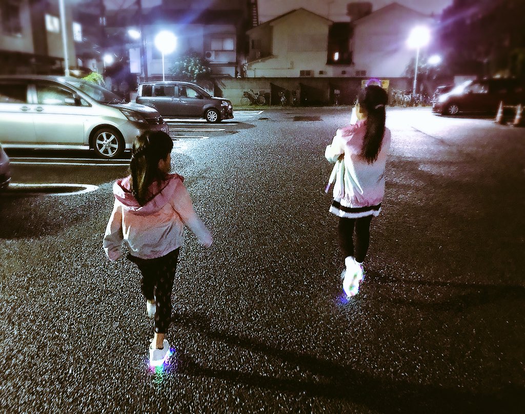 光るスニーカー 光るスニーカー
