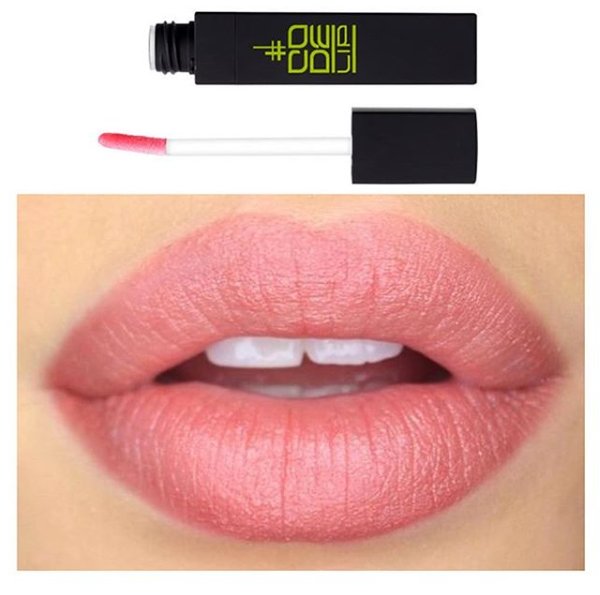 Reveelspain's tweet photo. ¡Rejuvenece tus #labios!
#CODELIP Enriquecido con coco nutritivo y aceite de almendra dulce, CODE LIP rejuvenece tus labios, los suaviza e #hidrata en profundidad. https://t.co/24GpGsWzYT