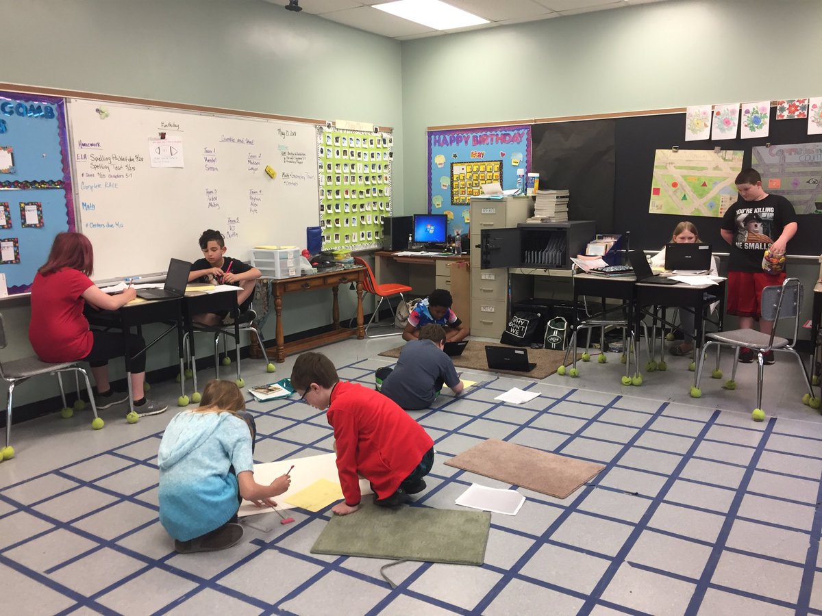 MelissaEdge3's tweet photo. Working hard on our Geometry Town!! https://t.co/zXoxJ7YLG4