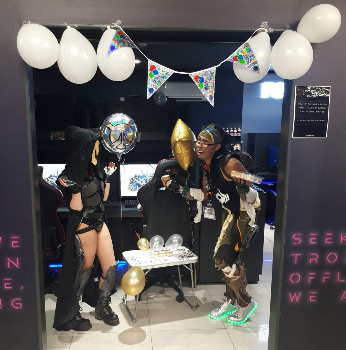 BelongMK's tweet photo. Need a break? Well get to @BelongMK  were things are chill 👌

Smash out a few rounds on #BattleRoyal or get some @OverwatchEU practice before tonight's #ArenaCup ! Or if it's a quick 1, why not smash out the #FruitNinja VR challenge? We'll be waiting... 👌😎🔥🕹️💯

PS: Cake? https://t.co/ZiLiB8utRi