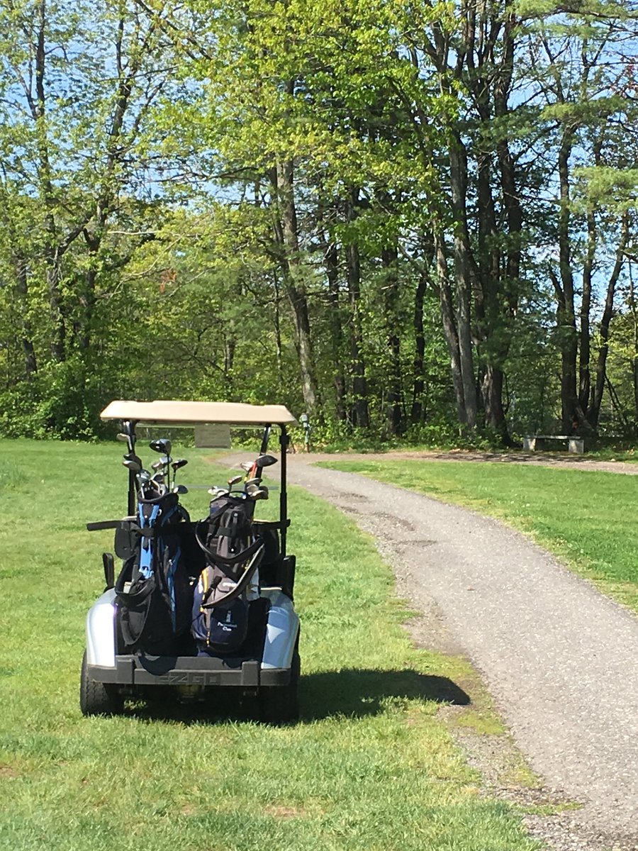 Rickleww1617's tweet photo. Do these people park on the sidewalk when driving down public roads?@grumpysuper https://t.co/5HJTtppFxy