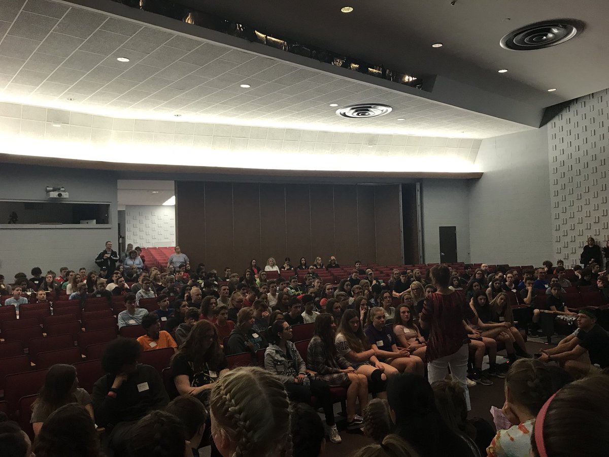 hprhs_julianne's tweet image. Welcome Class of 2022!! 🐾👍🏼 #8thGradePicnic #Classof2022 #PeerCounseling #HPFuture #WildcatPride @JonTallamy @HPRwildcats @SeamusWCampbell @SRipley2