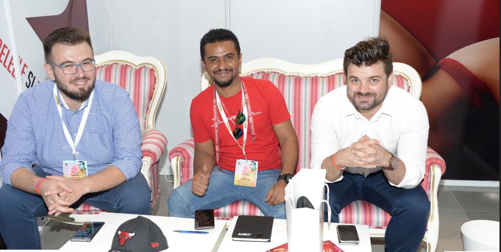 ACWM_Biz's tweet photo. Sights and Sounds from Bucharest Summit 2018. Join us and hug big red bears 

https://t.co/UTMToNnf85

#wednesdaywisdom
#xlovecash
#webcam
#cammodel
#affiliatemarketing
#affiliatemarkerters
#affiliateprogram
#camgirl
#camboy
#camstudio
#bigredbear https://t.co/4coRGIF8L5
