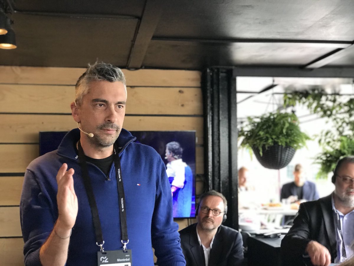 parcours_pme's tweet photo. "Pour les grandes idées, évitez les moyennes" - @namouric de #perrierjablonski dans la loge de la @MTL_Ville avec nos PME #parcoursPME #C2M18 @c2montreal https://t.co/faGZCA2oDd