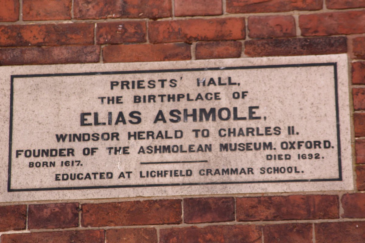Hi #midlandshour - my next #Lichfield tour is this Saturday 26 May at 11am - 'The A-Z of Lichfield!' - an alphabetic ABC tour which starts with A for Ashmole and finishes with M for Market Street - part 2 in July! £5pp book at: jonotourism.co.uk/tours-and-talks #staffordshire #history