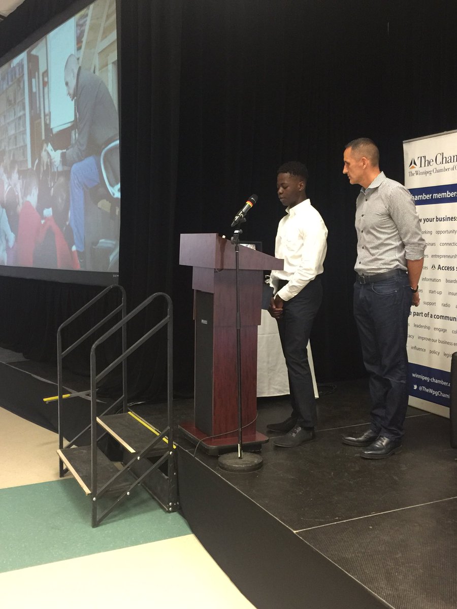 AnoMagnifico's tweet photo. Ryan @dciLRSD @louis_riel_sd #kevinchief #ilovetoread #makingadifference #youthmatters #studentvoice @hpchange #hpforums @TheWpgChamber https://t.co/GtjVxWxq6J
