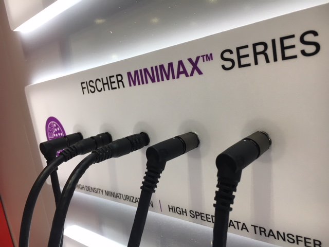 FischerConnect's tweet photo. Rugged high-speed #datatransfer, #IP68 sealing and ultra-density in one connector is now a reality. #FischerMiniMax is ideal for body-worn, space & weight constrained applications. More at #SOFIC2018 or on https://t.co/zw4gNPItD6 https://t.co/08ayf0PkcT