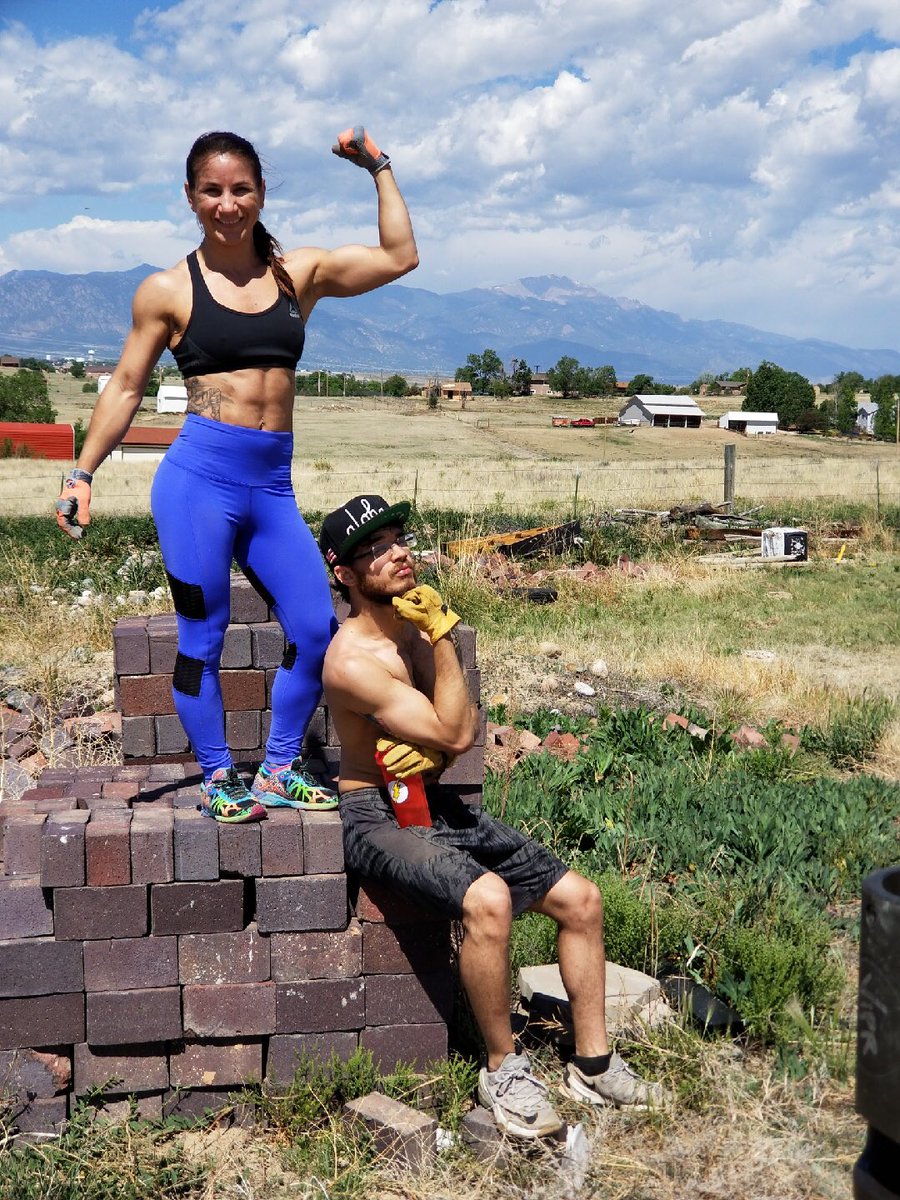 TeciaTorres's tweet photo. We were made for the outdoors! 👊🏽🏔 #TeamTiny #UFCCanada https://t.co/j1bDmudPrp