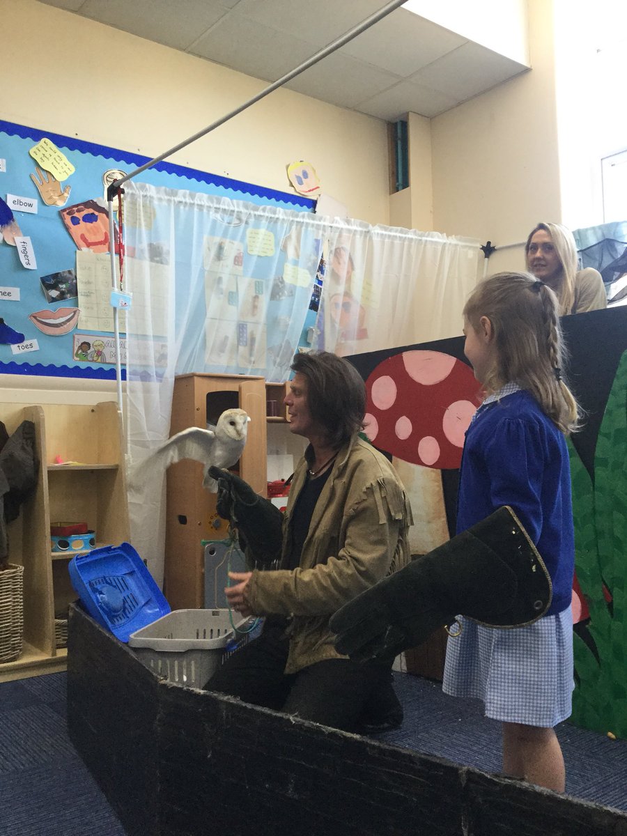 CPAMissLister's tweet photo. What a great experience and learning for the children in Afternoon Nursery when Animalgique came to visit us on Monday. @CroftwayPrimary https://t.co/xtnUtlJD2J