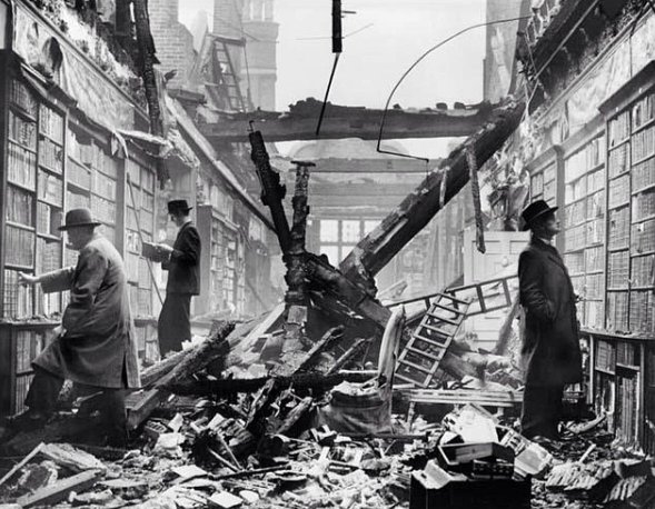 HistoryInPics's tweet photo. London readers continue to browse at a bombed-out library, WWII https://t.co/UGf9M3Ze3S